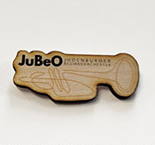 Esempio di pin in legno