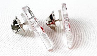 Confronto spessore pin in acrilico